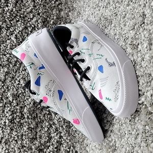 Converse Brand new in the box no lid